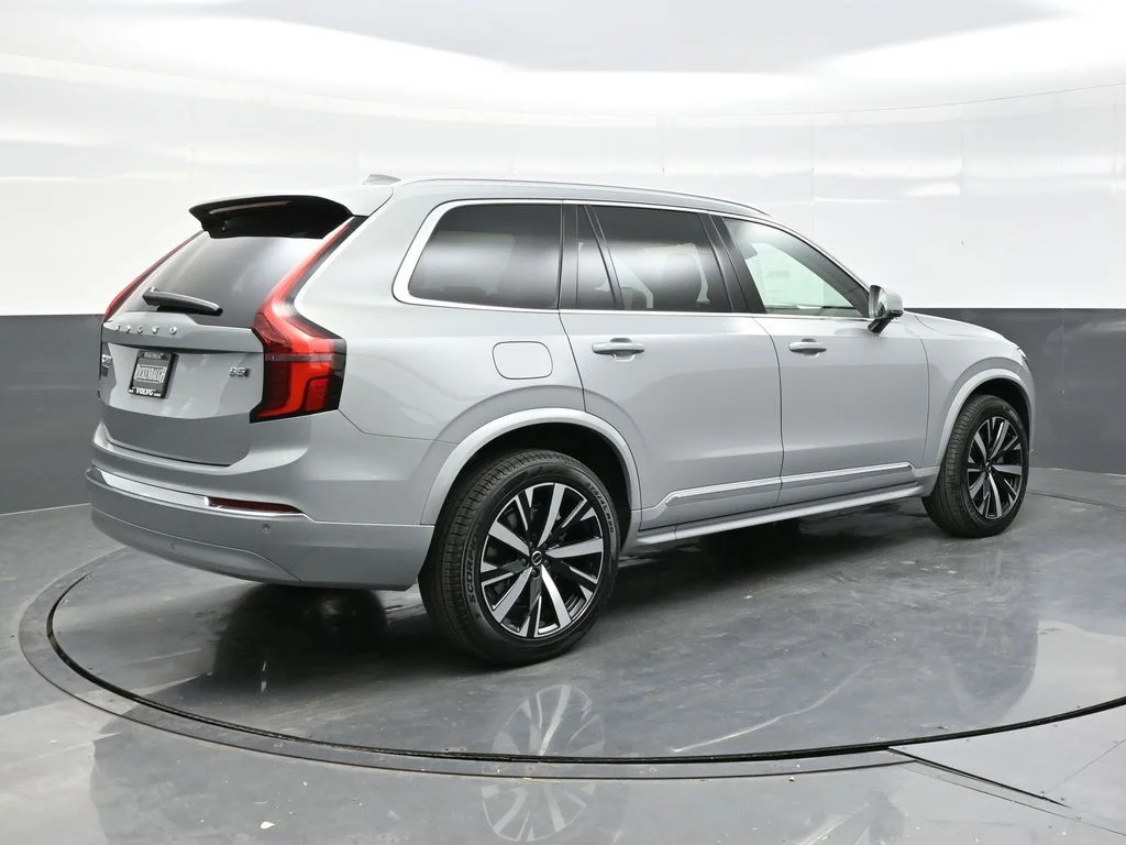 New 2026 Vapour Grey Volvo Core image 7
