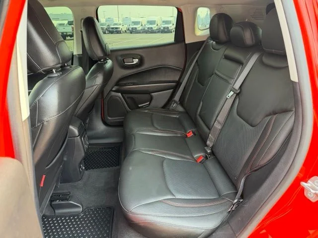 Used 2018 Spitfire Orange Clearcoat Jeep Trailhawk image 10