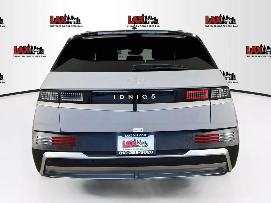 Used 2025 Gray Hyundai SEL image 6