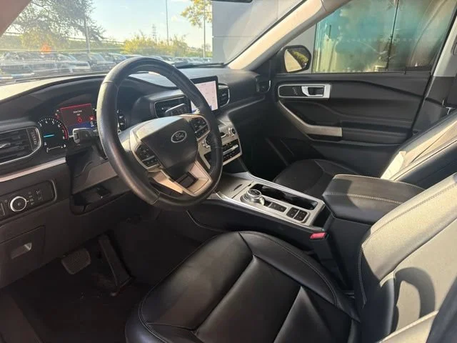 Used 2023 Black Metallic Ford XLT image 6