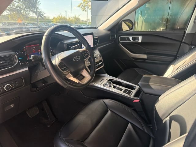 Used 2023 Black Metallic Ford XLT image 6