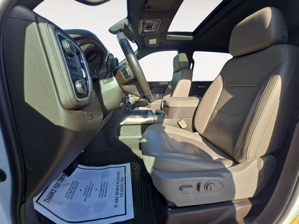 Used 2019 Beige Chevrolet RST image 9