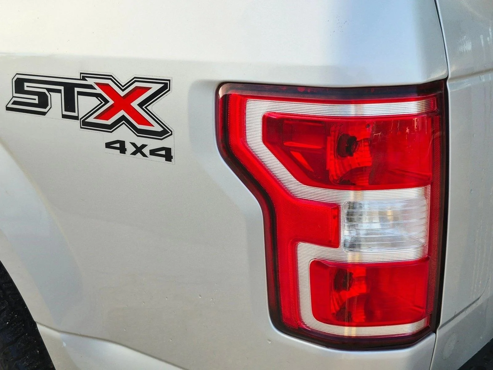 Used 2019 Ingot Silver Metallic Ford XL image 17