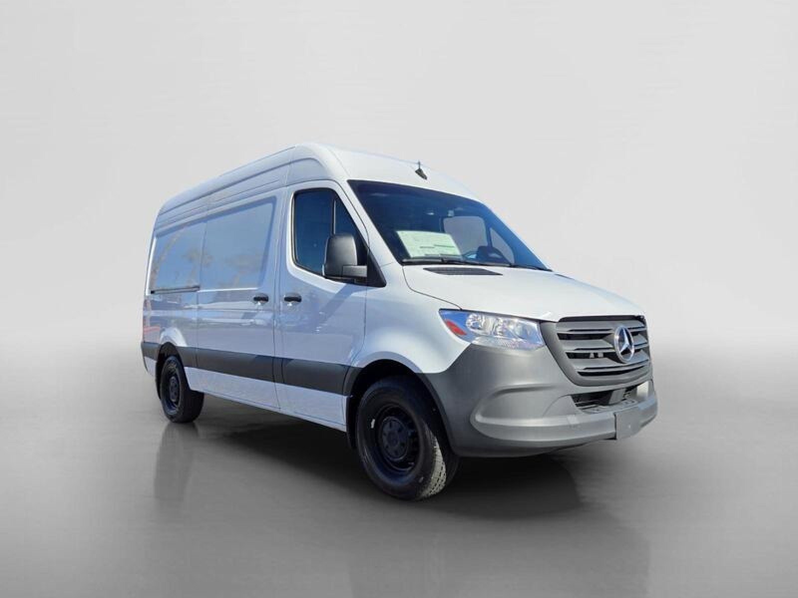 New 2025 Arctic+White Mercedes-Benz  image 7