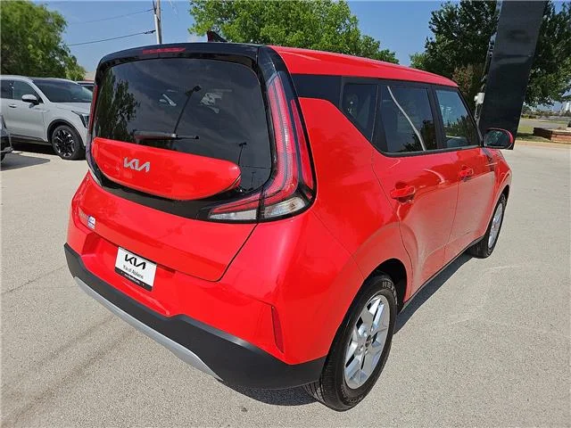 Used 2024 Inferno Red KIA S (IVT) image 4
