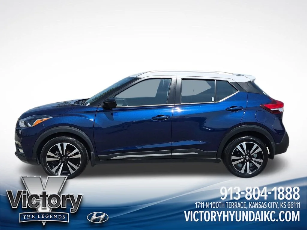 Used 2019 Nissan Kicks SR with VIN 3N1CP5CU5KL554583 for sale in Kansas City