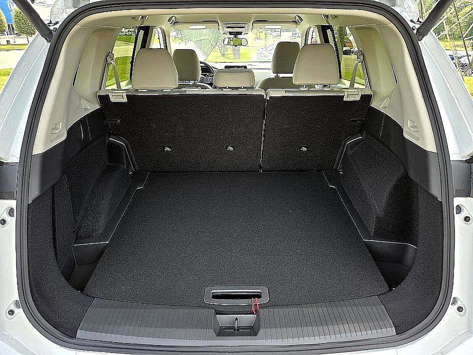 2025 Nissan Rogue SV - Photo 11