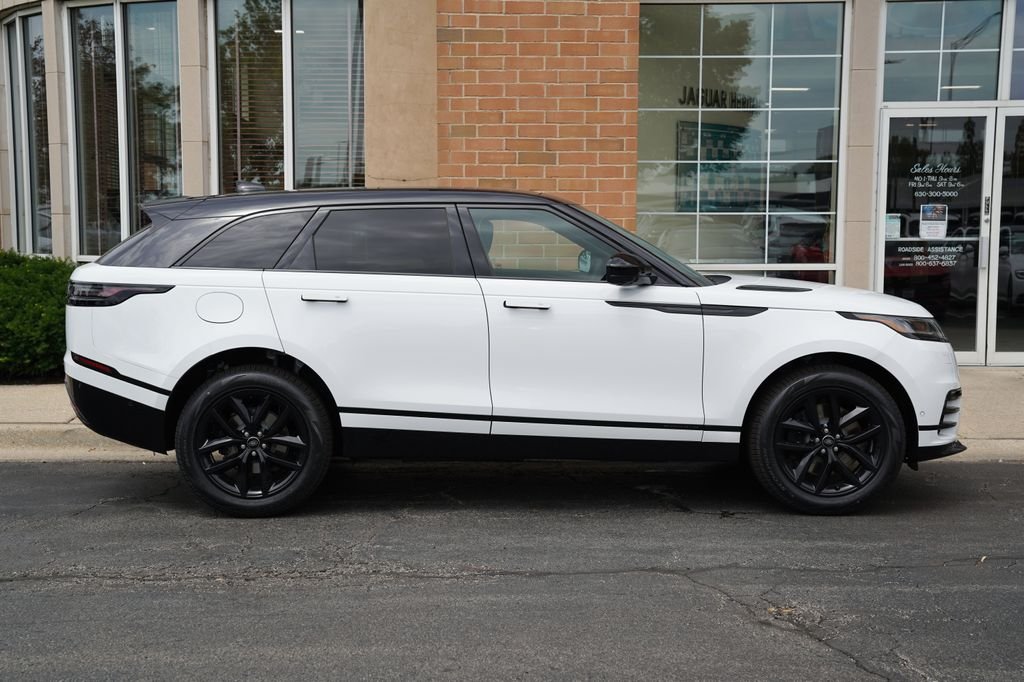 New 2026 Fuji White Land Rover P250 Base image 7