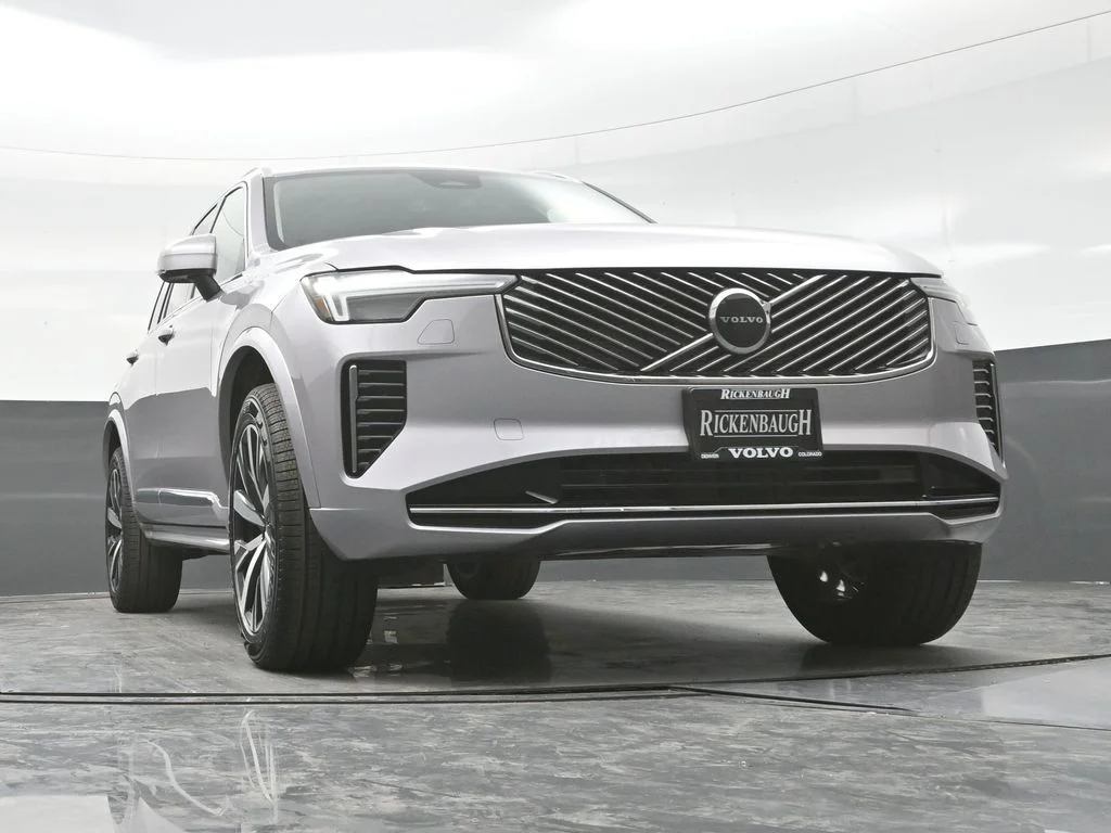 Used 2026 Aurora Silver Volvo Core image 22