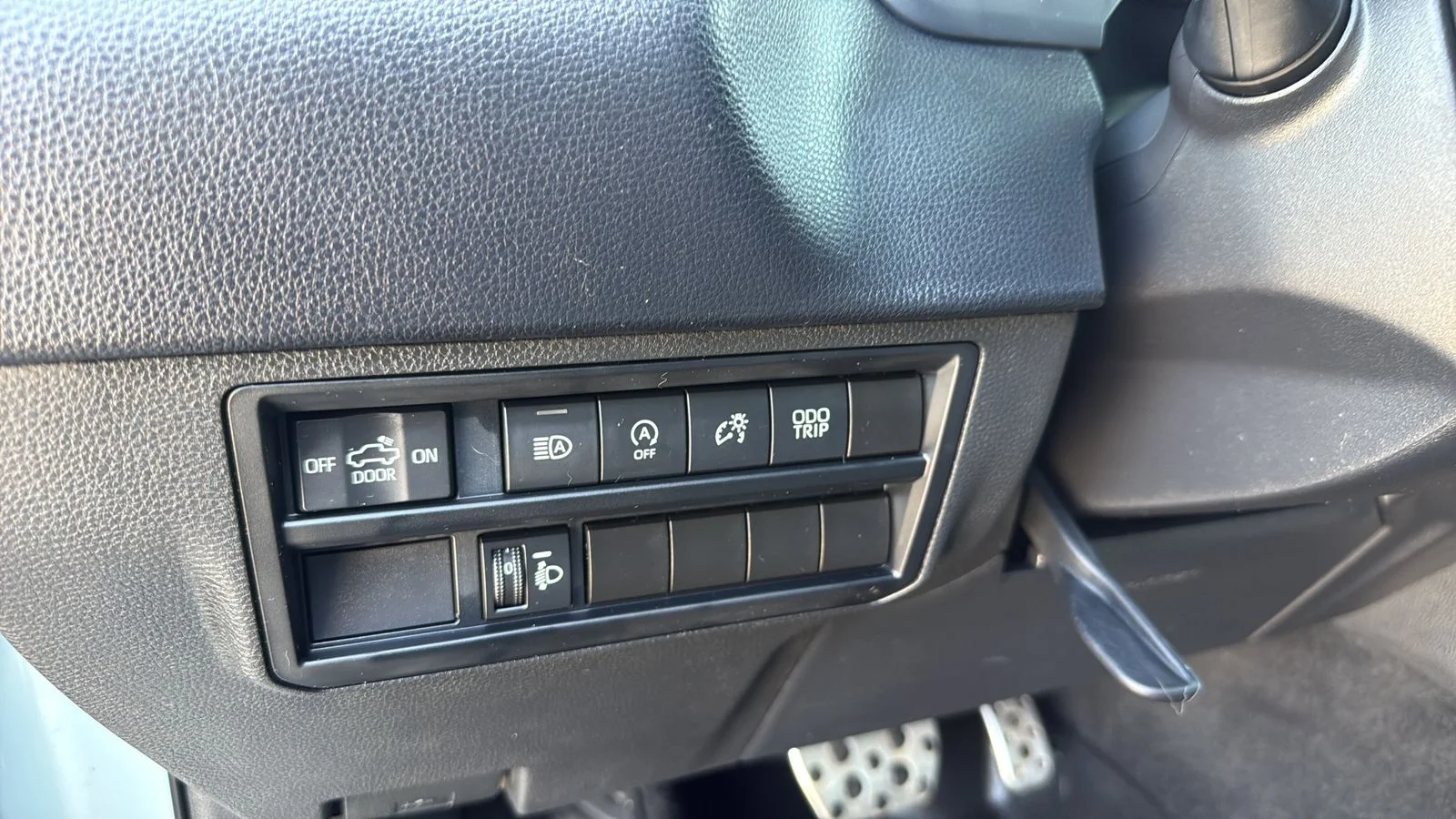 Used 2022  Toyota SR5 image 17