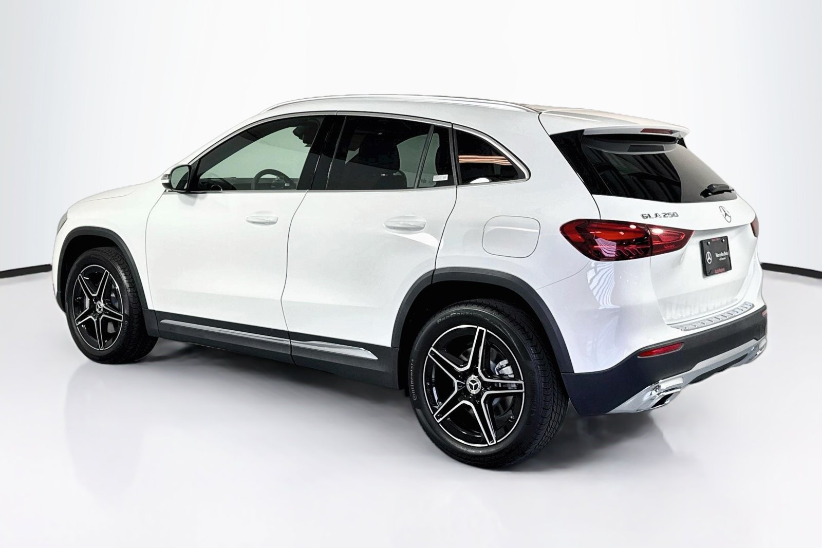 New 2026 Polar White Mercedes-Benz GLA 250 image 7