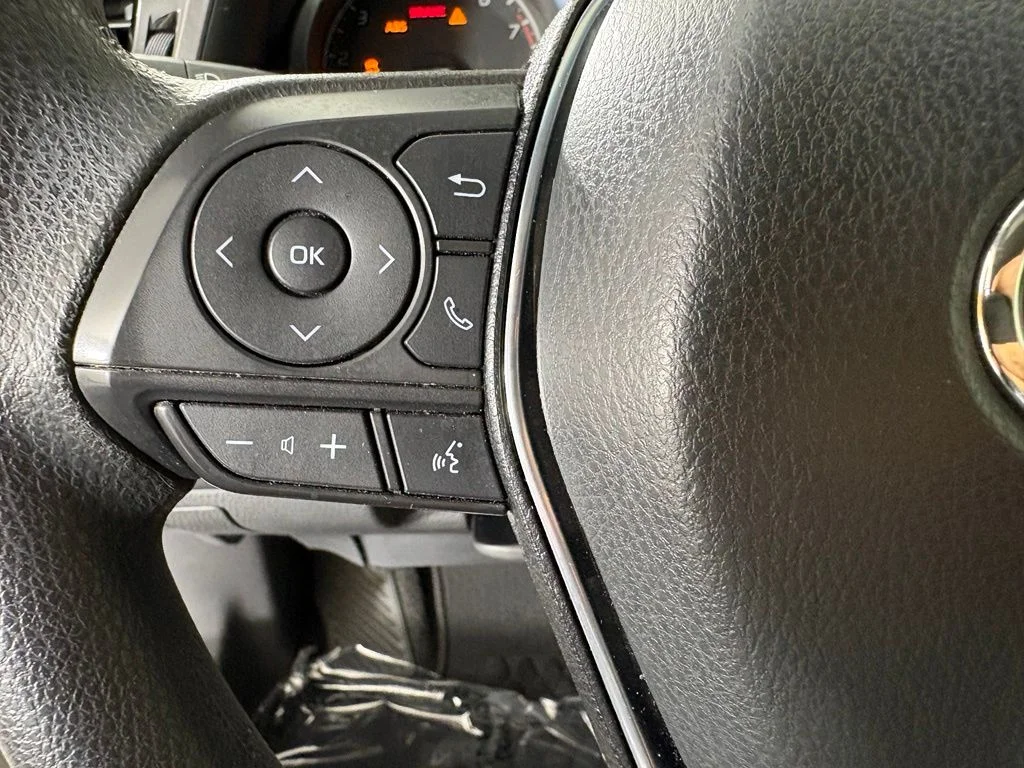 Used 2020 Silver Toyota LE image 23