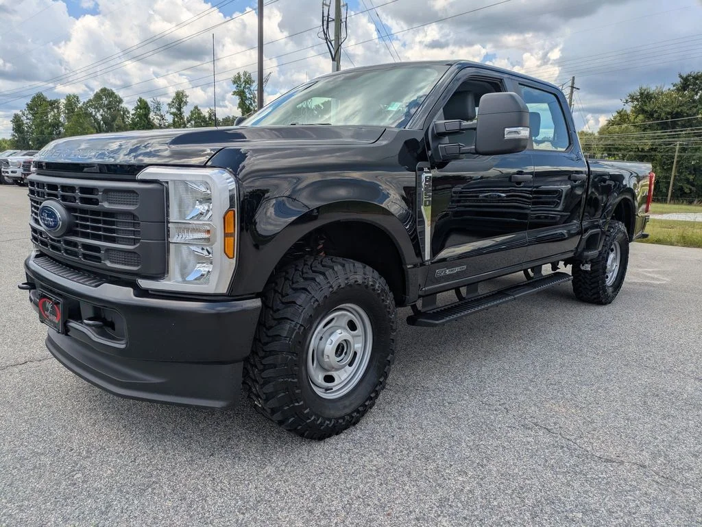 Used 2026 Black Ford XL image 8