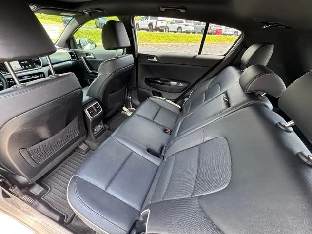 Used 2020 Snow White Pearl Kia SX image 18