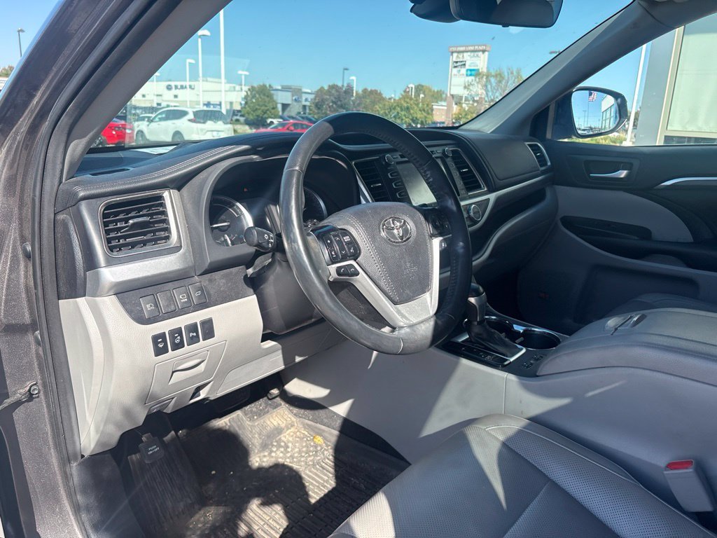 Used 2019 Predawn Gray Mica Toyota Limited Platinum image 12