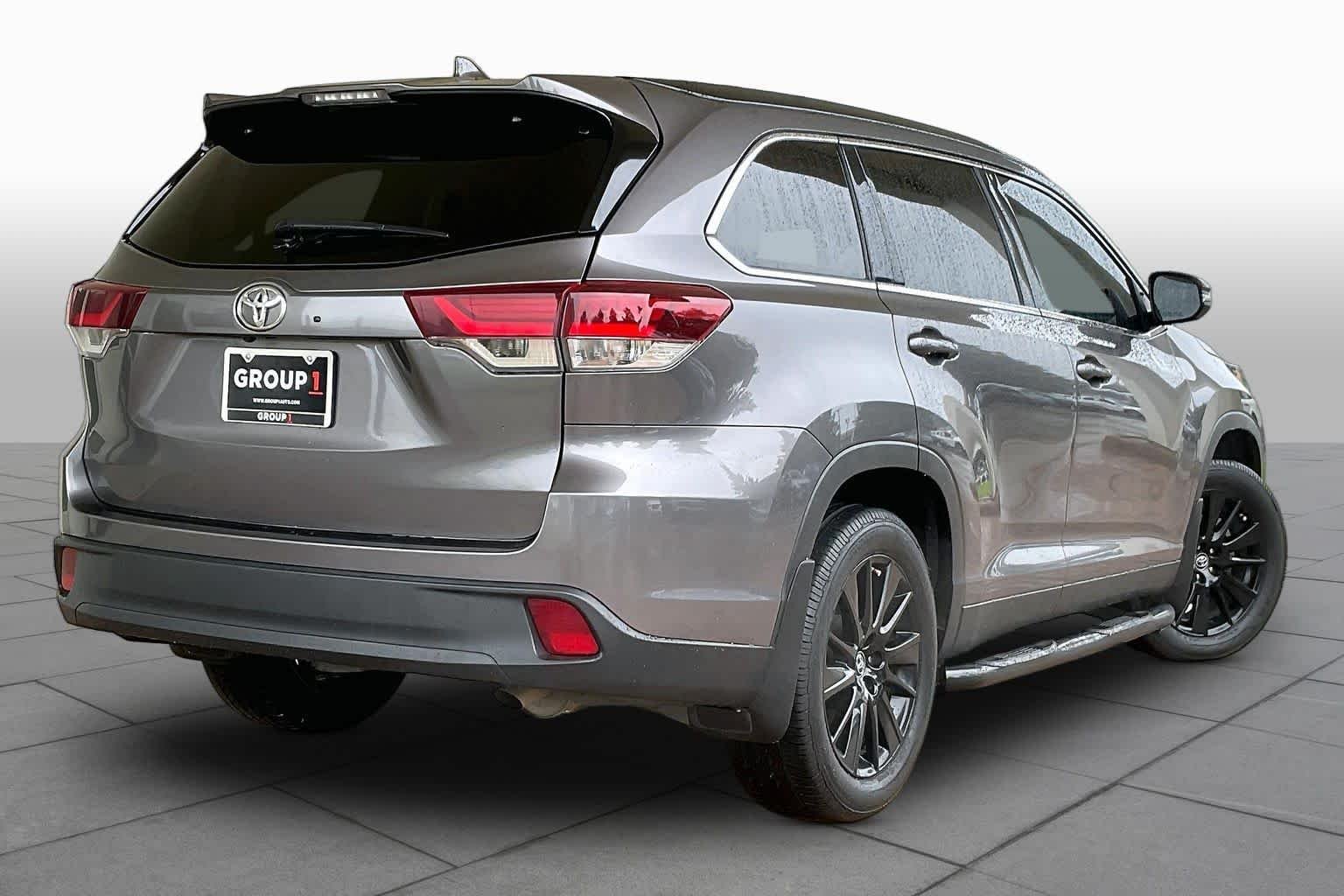 Used 2019 Predawn Gray Mica Toyota SE image 11