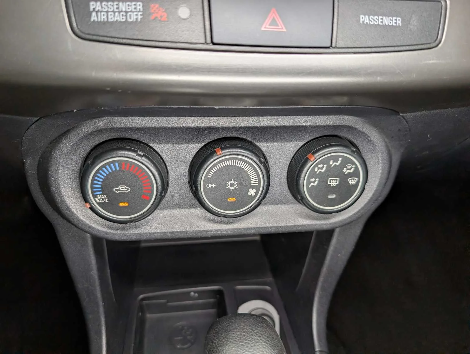 Used 2014 Mercury Gray Pearl Mitsubishi ES image 22