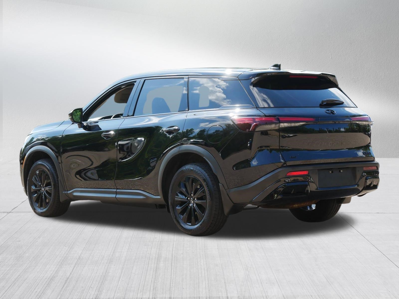 Used 2023 Mineral Black INFINITI PURE image 5