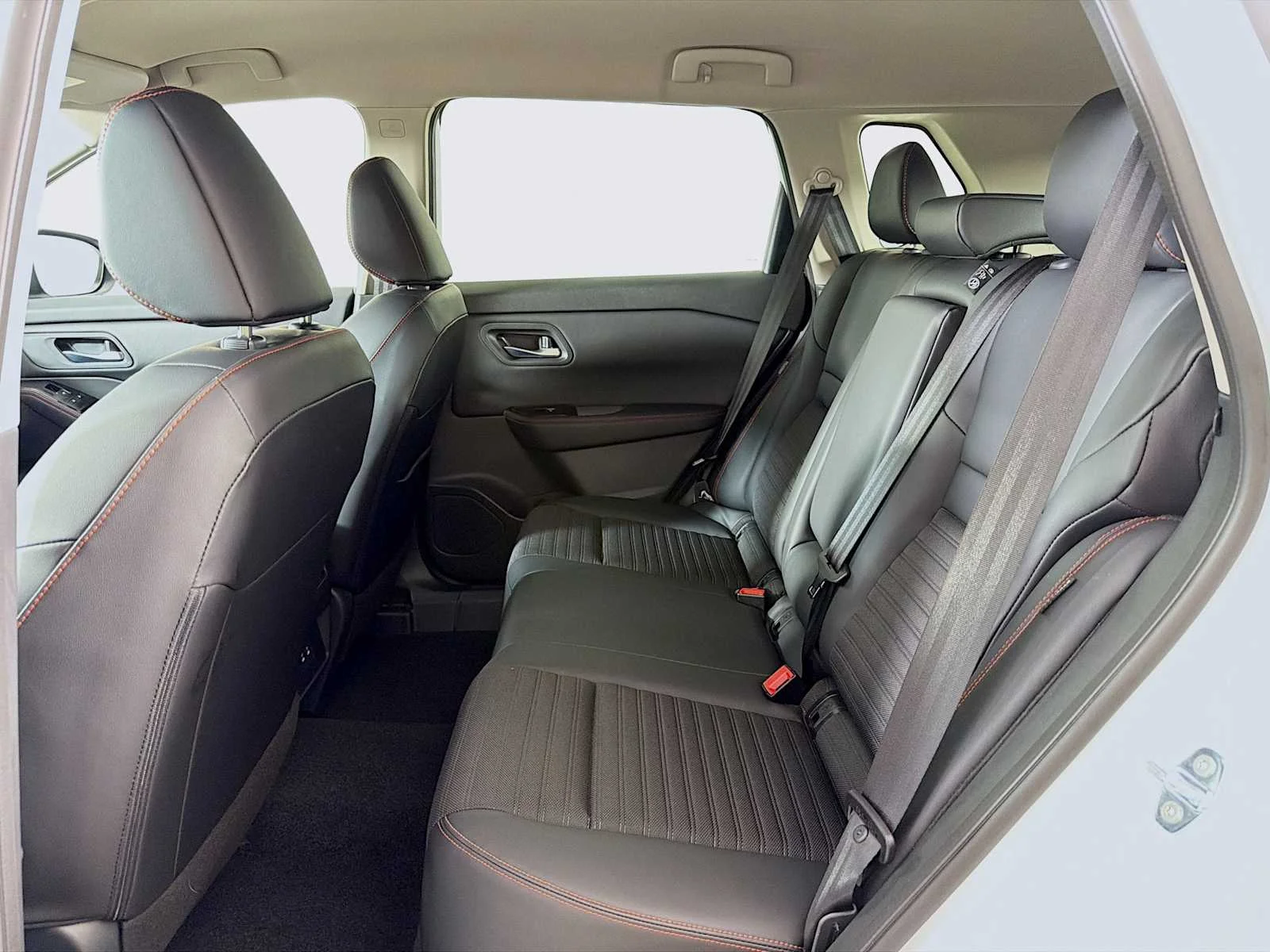 Certified Used 2025 Everest White Pearl Nissan Rock Creek image 20