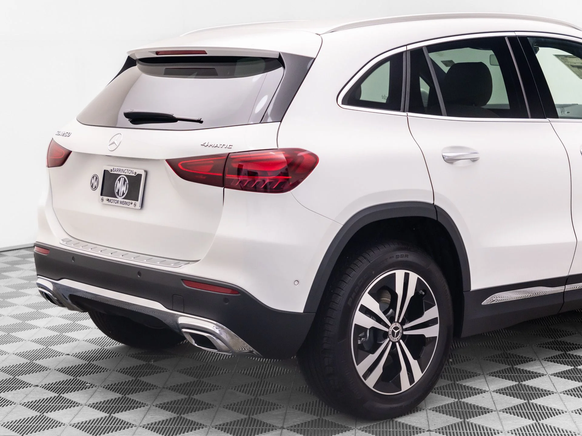 New 2026 White Mercedes-Benz GLA 250 image 38