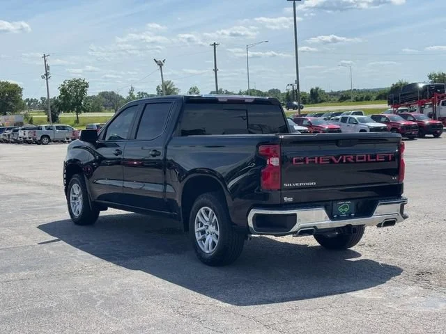 Used 2020 BLACK Chevrolet LT image 3