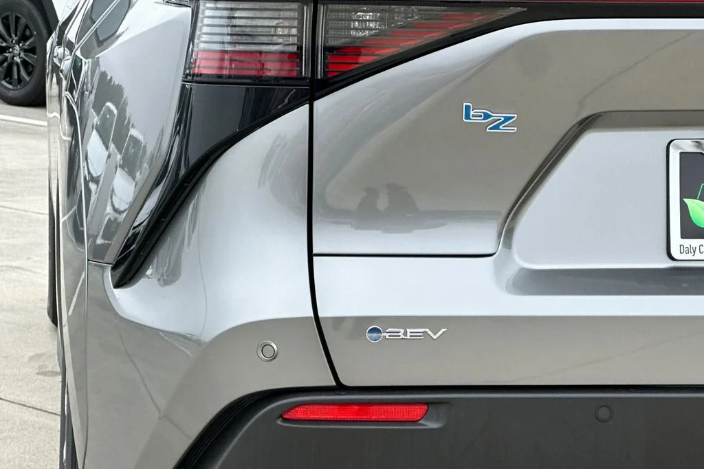 New 2026 Heavy Metal <sup>1</sup> Toyota  XLE image 25