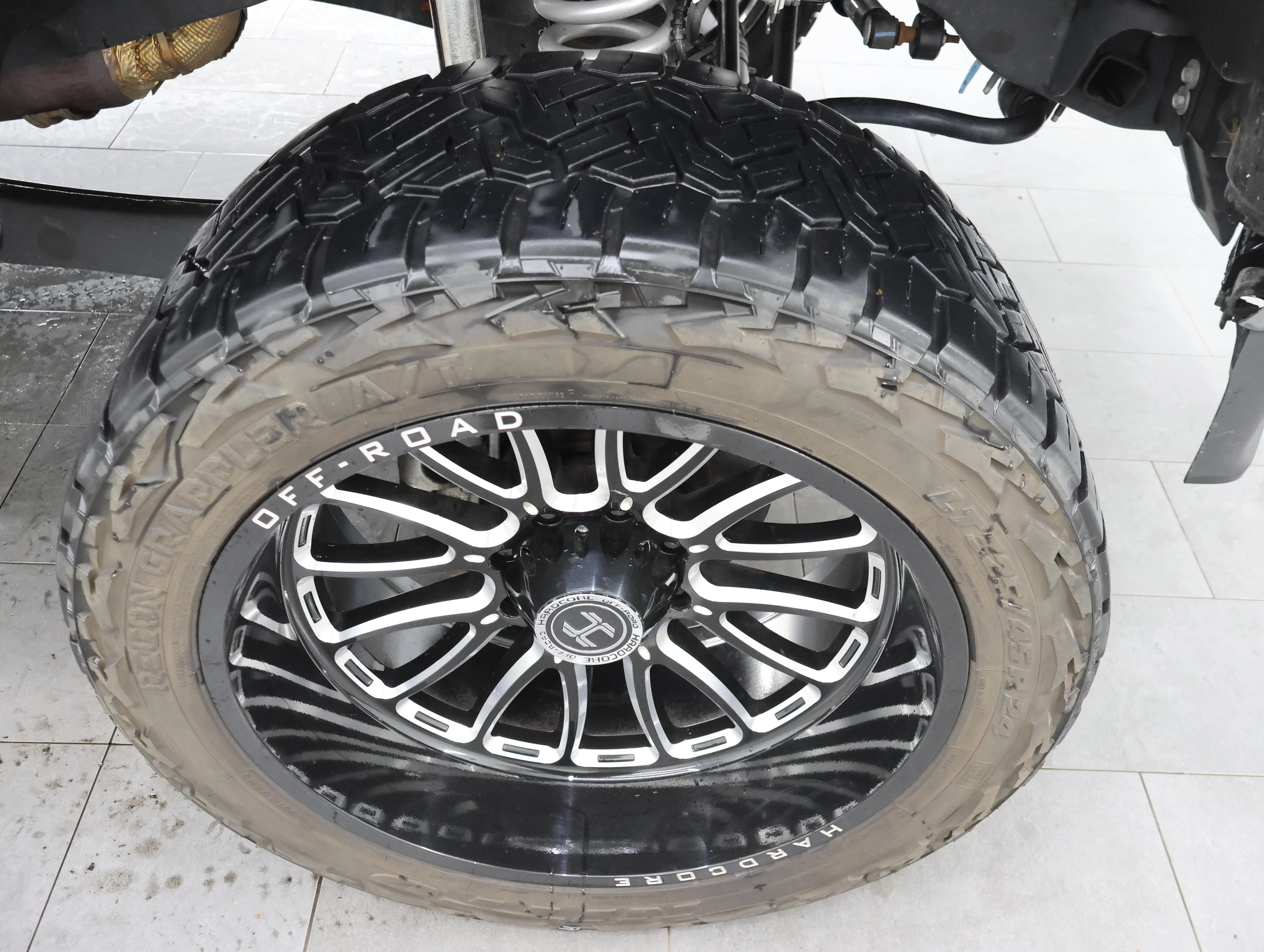 Used 2021 Agate Black Metallic Ford XLT image 3
