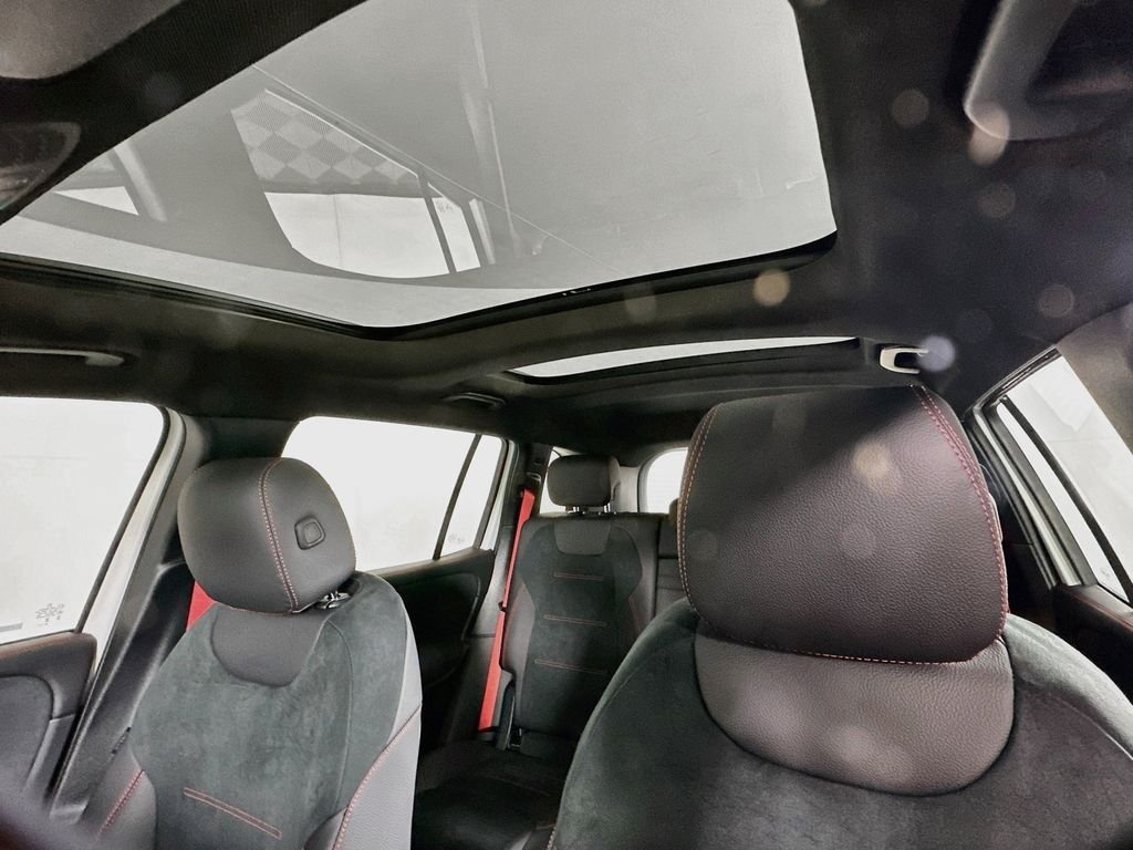 New 2026 Polar White Mercedes-Benz GLB 35 AMG® image 23