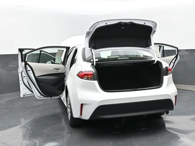 Used 2025 Wind Chill Pearl Toyota LE image 33
