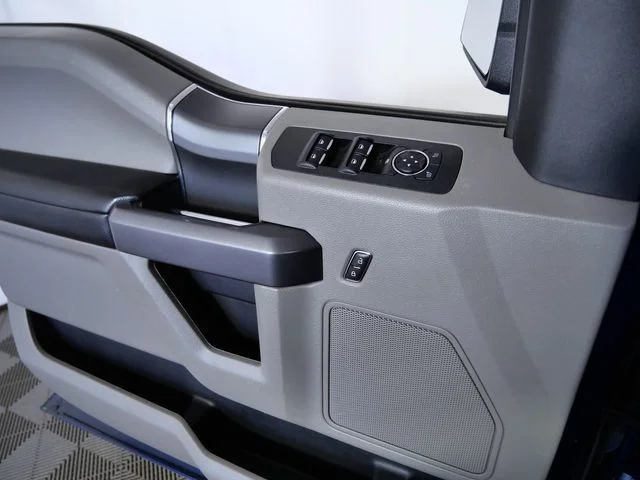 Used 2019 Blue Ford XLT image 25