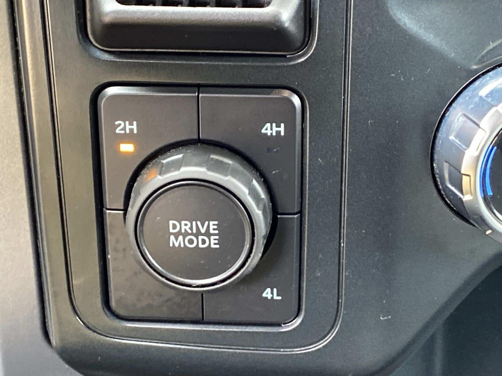 Certified Used 2025 Atlas Blue Ford XLT image 18