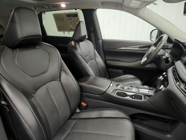 Used 2023 Silver INFINITI LUXE image 18