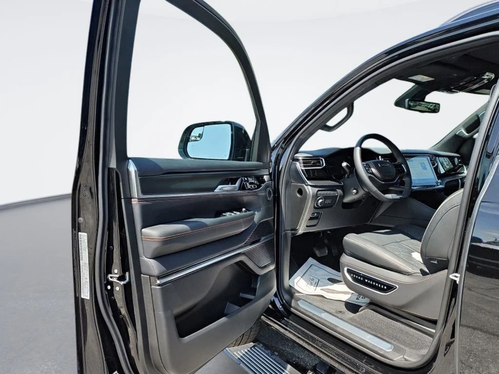 2026 Jeep Grand Wagoneer L Summit Reserve - Photo 17