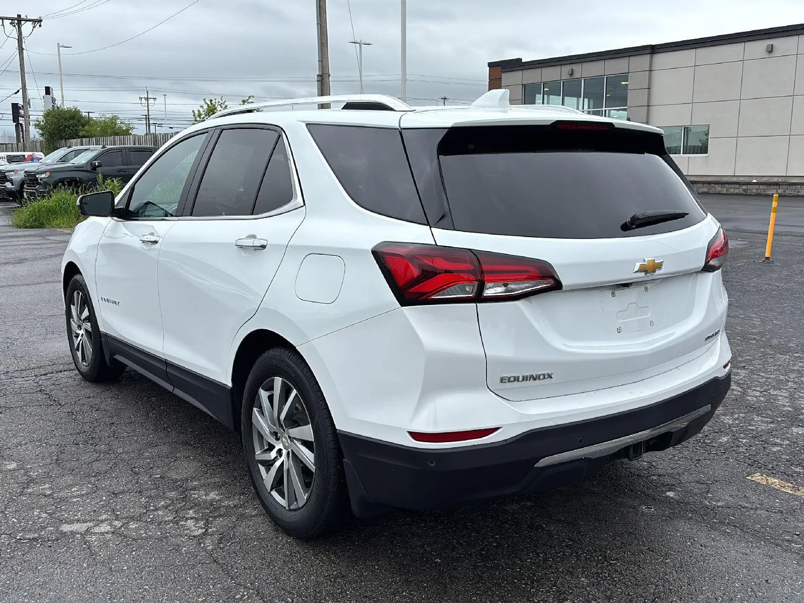 Used 2022 Summit White Chevrolet Premier image 5