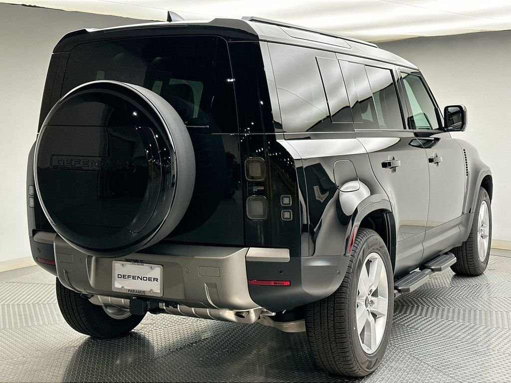 New 2026 Santorini Black Land Rover S image 3