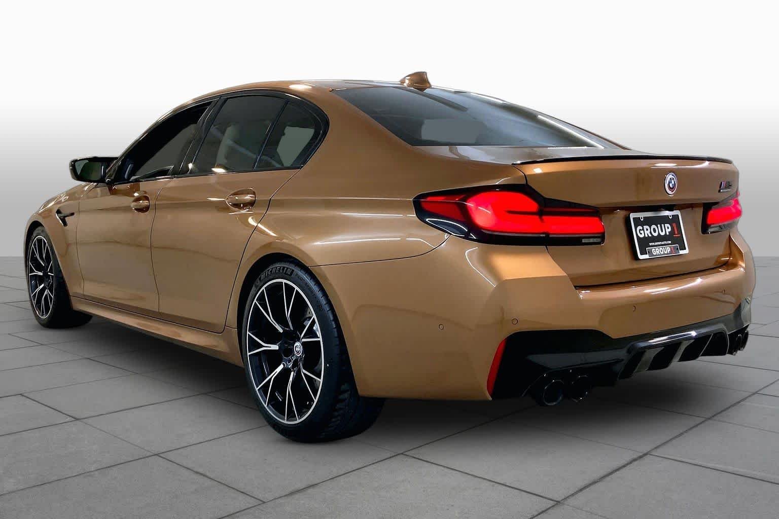 Used 2023 Zanzibar Metallic BMW  image 11