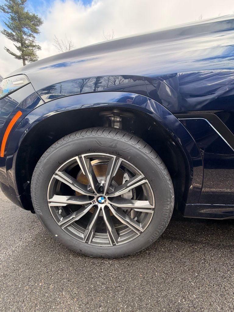 New 2027 Tanzanite Blue II Metallic BMW xDrive40i image 6
