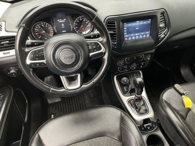 Used 2020 Billet Silver Metallic Clearcoat Jeep Latitude image 11
