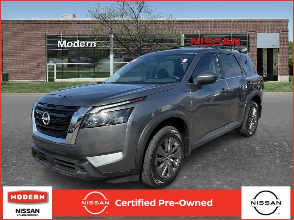 2025 Nissan Pathfinder SV