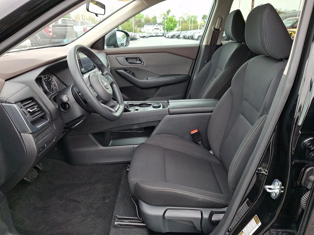 Used 2023 Super Black Nissan S image 13