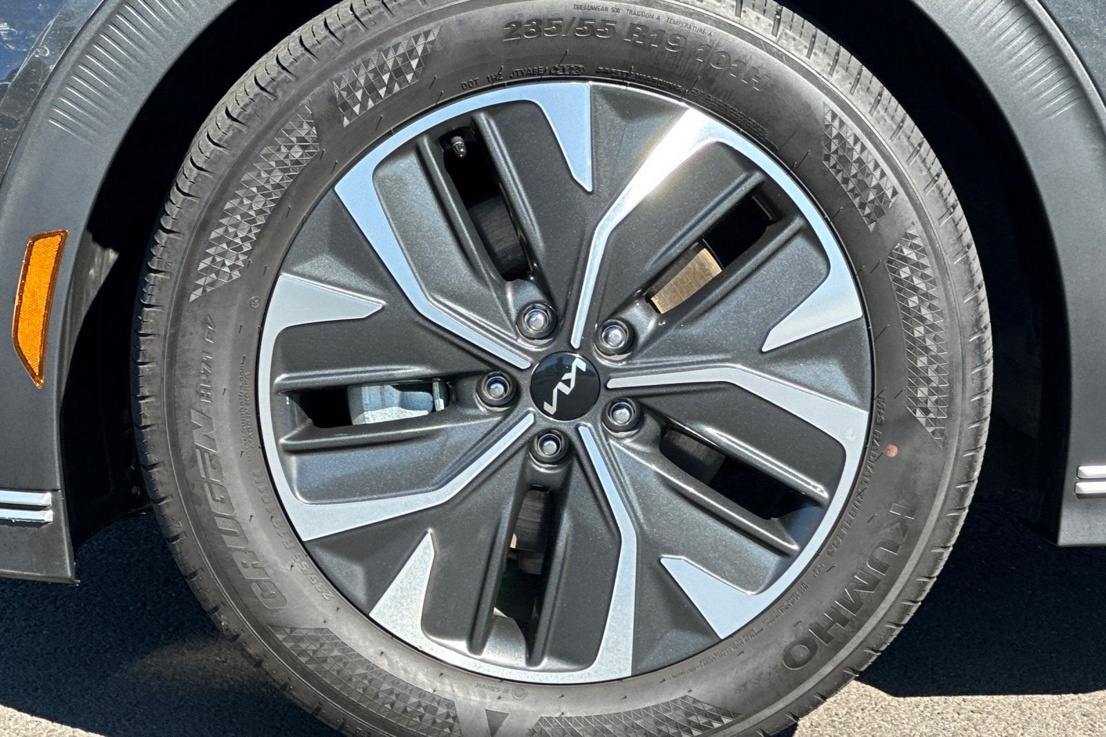 Used 2023 Gray Kia Light image 31
