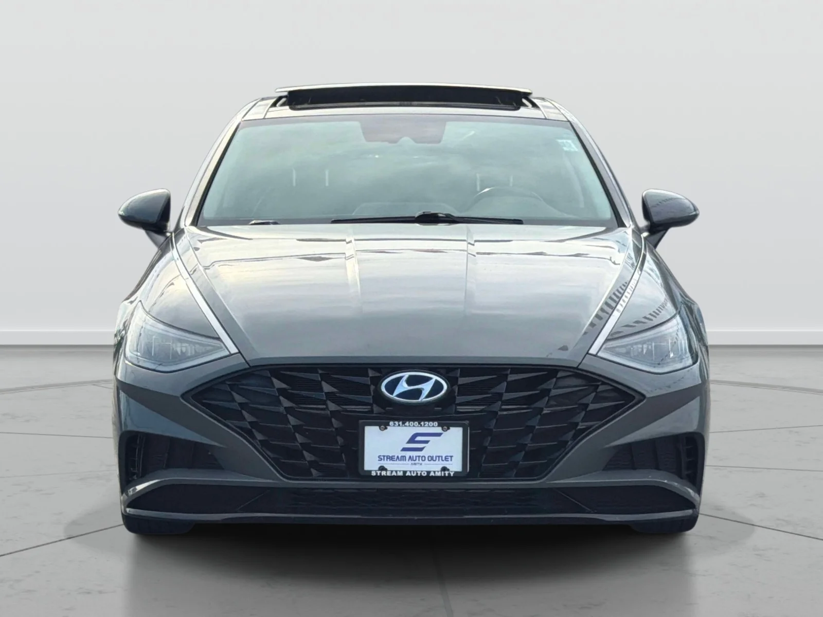 Used 2021 Gray Hyundai SEL image 2