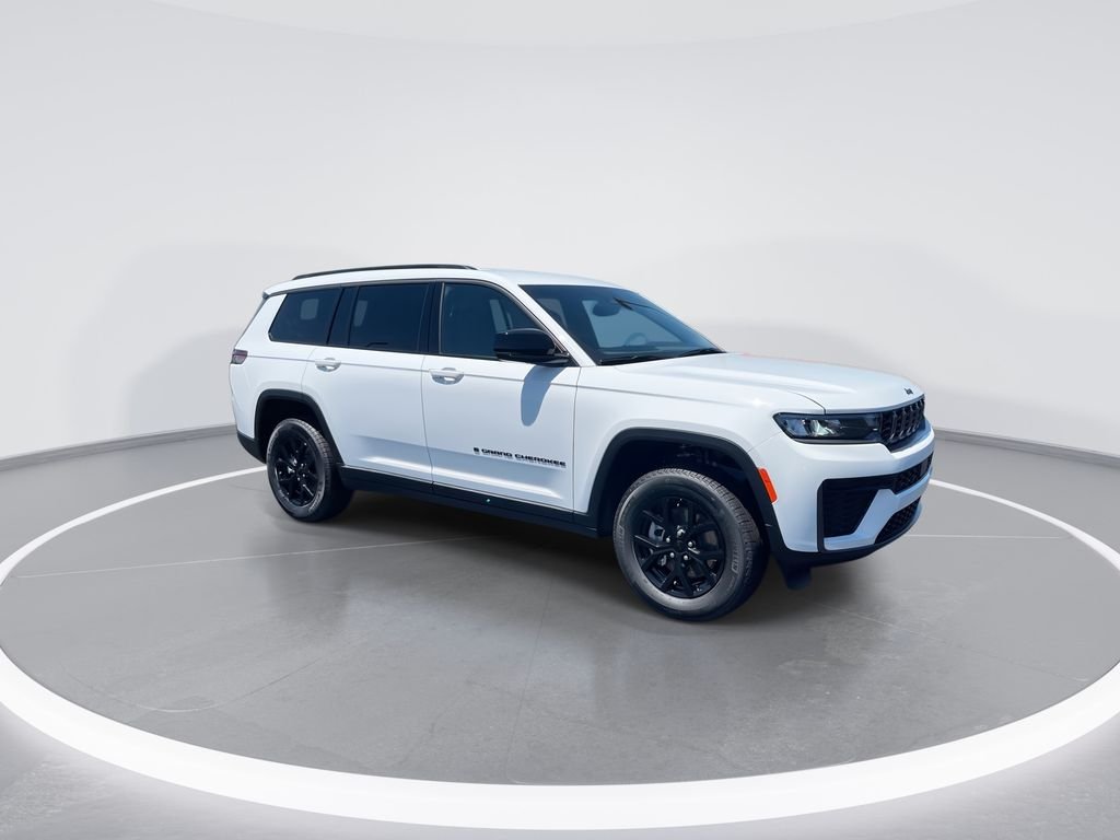 New 2026 Bright White Clear-Coat Exterior Paint Jeep Laredo image 2