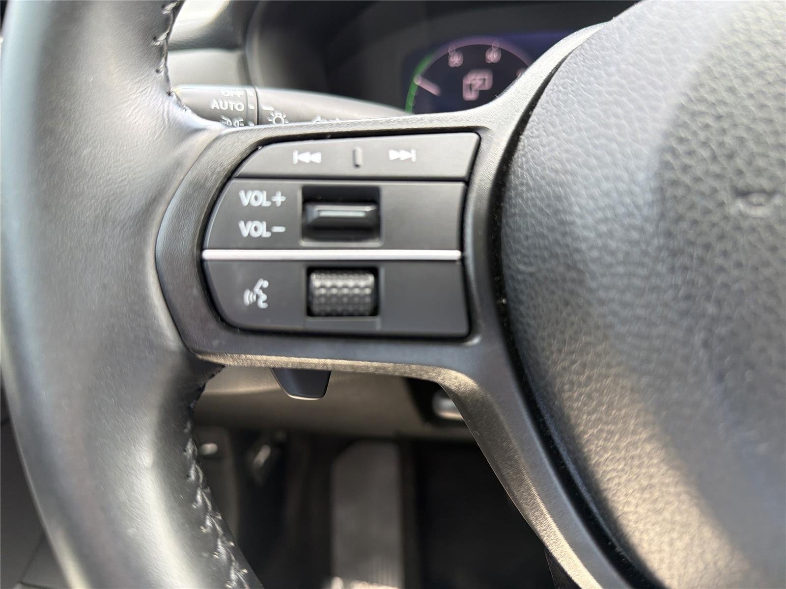 Used 2023 Meteorite Gray Metallic Honda EX-L image 11