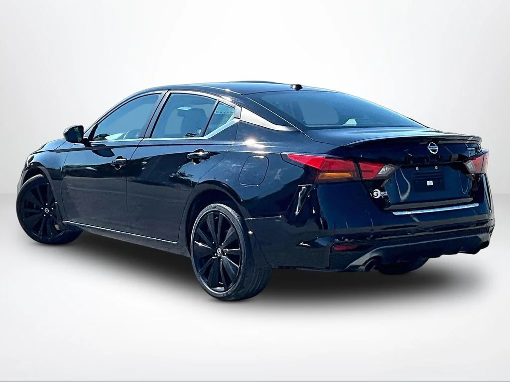 Used 2022 Black Nissan 2.5 SR image 14
