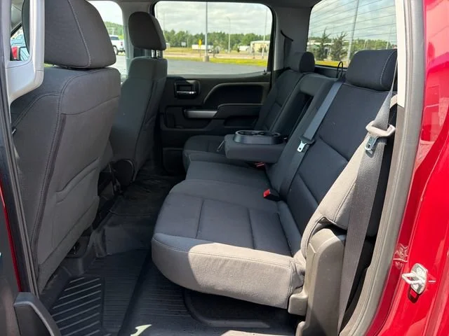 Used 2018 CAJUN RED TINTCOAT Chevrolet LT image 28