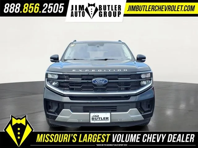 Used 2025  Ford Platinum image 28