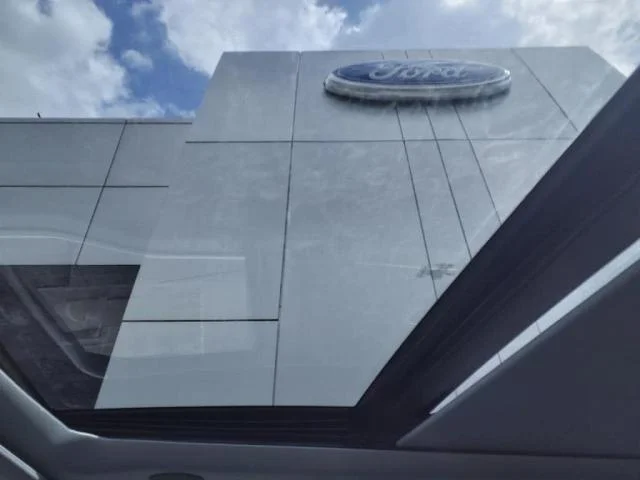 New 2025 Avalanche Ford LARIAT image 32