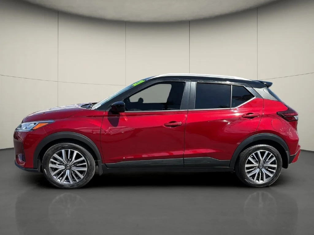 Used 2021 Red Nissan SV Xtronic CVT image 4
