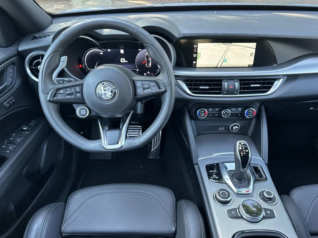 Used 2025 Moonlight Gray Alfa Romeo Veloce image 18